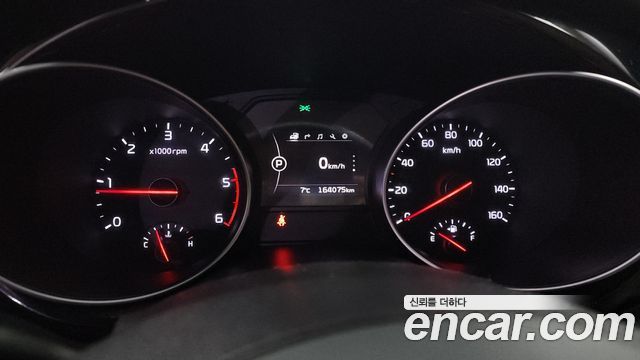 Kia Carnival 2015 thumb 8