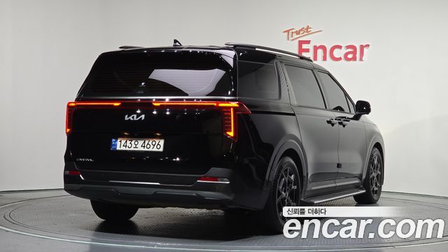 Kia Carnival 2023 thumb 3