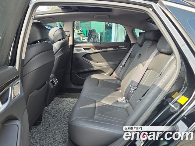 Genesis G80 2016 thumb 10