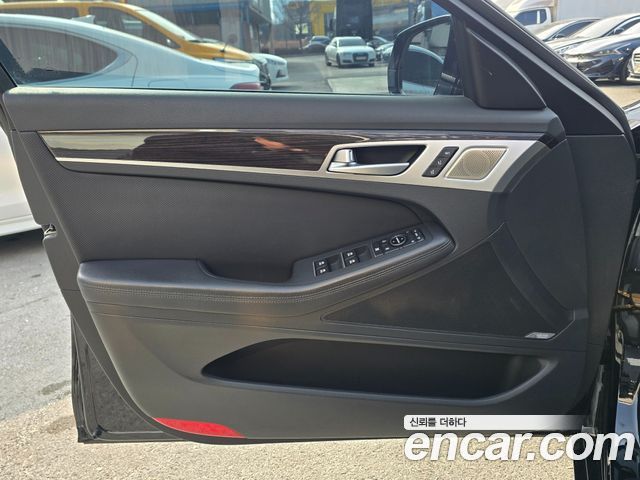 Genesis G80 2016 thumb 11