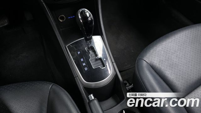 Hyundai Accent 2011 thumb 9
