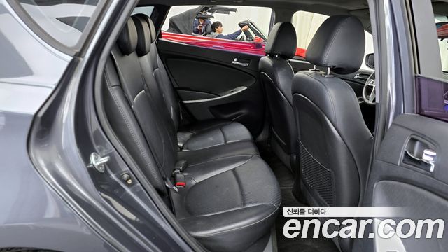 Hyundai Accent 2011 thumb 11