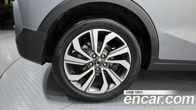 SsangYong Tivoli 2019 thumb 6