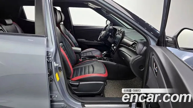 SsangYong Tivoli 2019 thumb 10