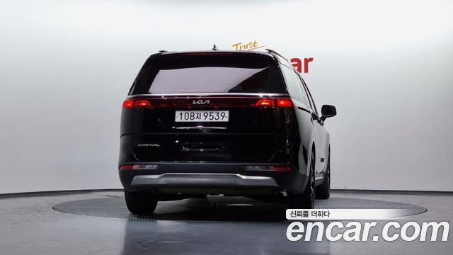 Kia Carnival 2022 thumb 5