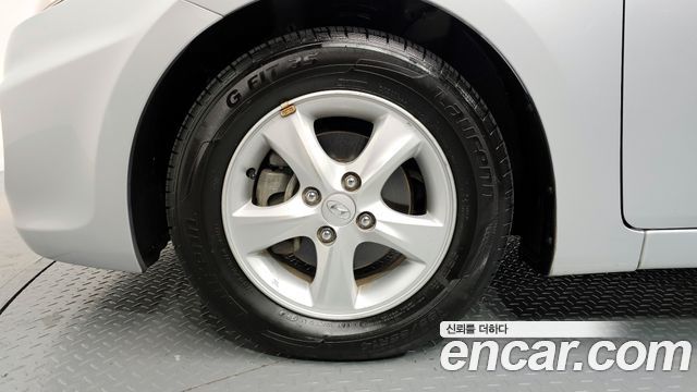 Hyundai Accent 2012 thumb 6