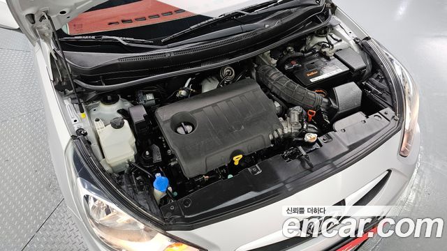 Hyundai Accent 2012 thumb 7