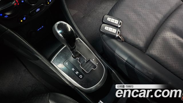 Hyundai Accent 2012 thumb 10