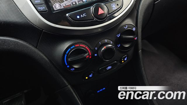 Hyundai Accent 2012 thumb 12