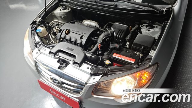 Hyundai Avante 2010 thumb 6