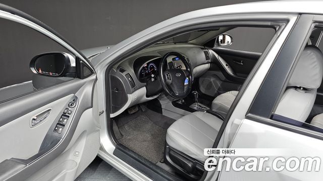 Hyundai Avante 2010 thumb 10