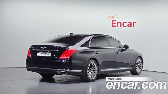 Genesis G90 2016 thumb 3