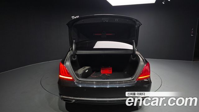 Genesis G90 2017 thumb 11