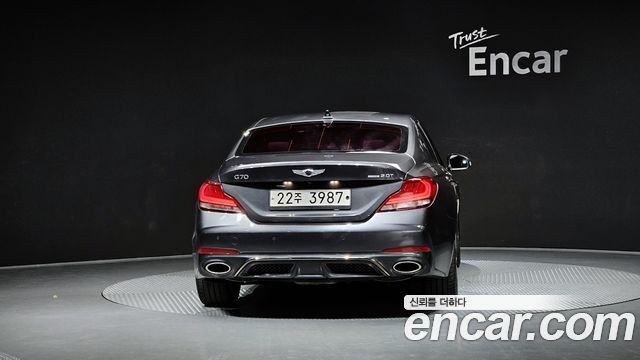 Genesis G70 2018 thumb 5