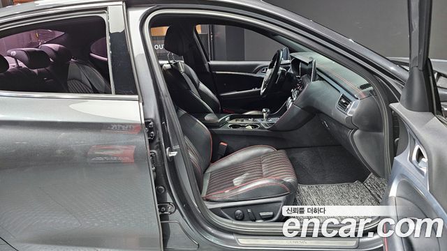 Genesis G70 2018 thumb 11