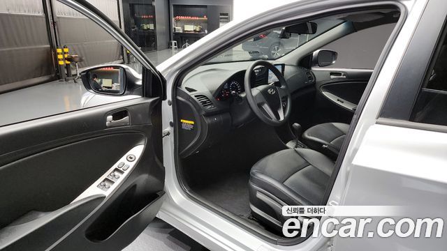 Hyundai Accent 2015 thumb 10
