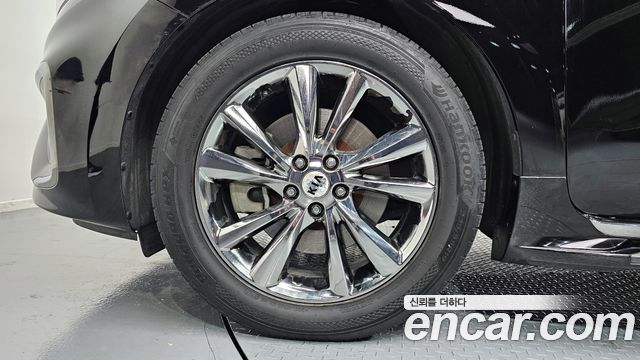 Kia Carnival 2018 thumb 5