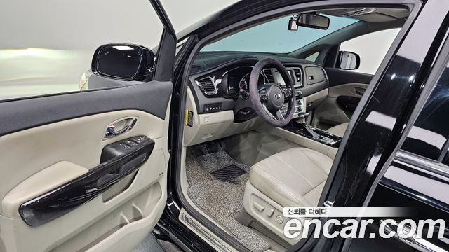 Kia Carnival 2018 thumb 12