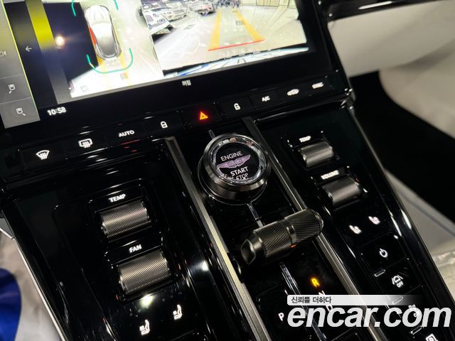 Aston Martin Vantage 4.0T V8 2025 thumb 11