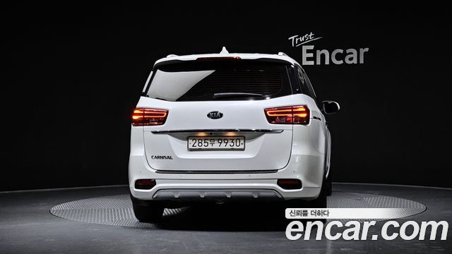 Kia Carnival 2018 thumb 5
