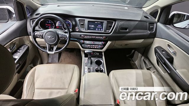 Kia Carnival 2018 thumb 8