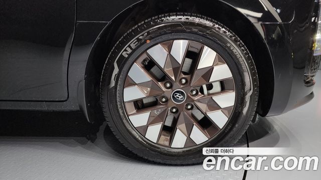 Hyundai Staria 2021 thumb 6