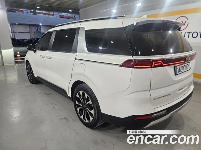 Kia Carnival 2021 thumb 11