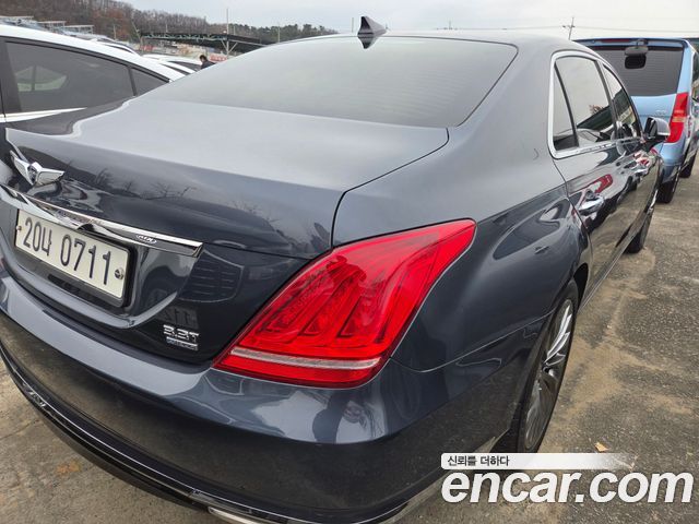 Genesis G90 2016 thumb 4