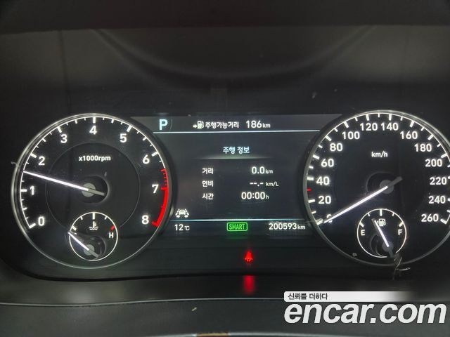 Genesis G90 2016 thumb 9