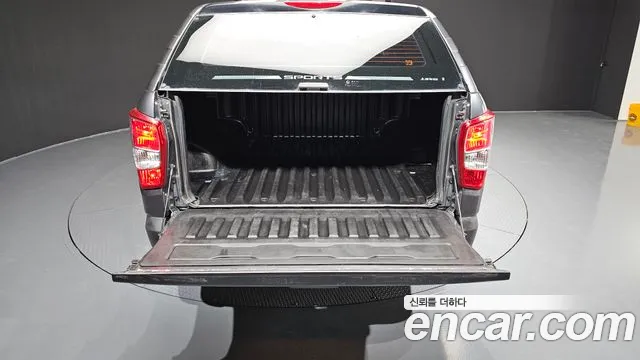 SsangYong Rexton 2019 thumb 11
