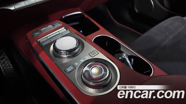 Genesis GV70 2021 thumb 10