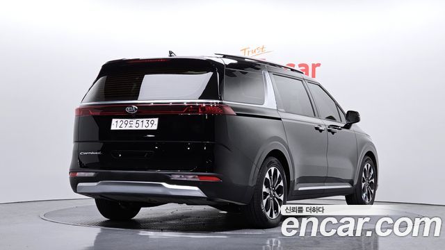 Kia Carnival 2021 thumb 3