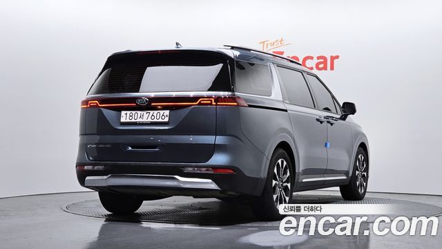 Kia Carnival 2021 thumb 5