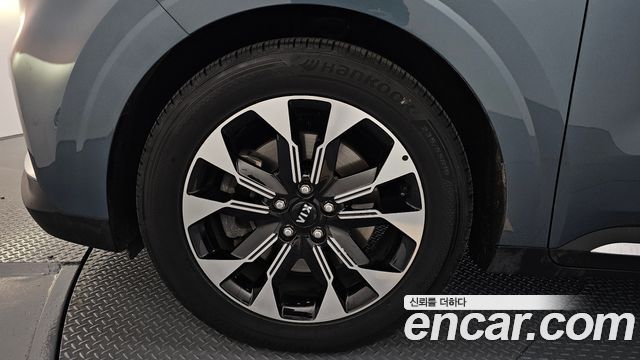Kia Carnival 2021 thumb 6