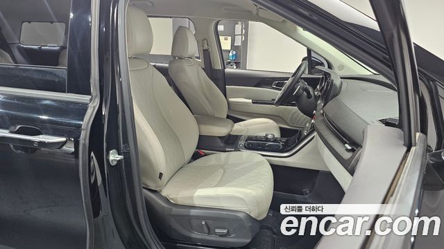 Kia Carnival 2021 thumb 11