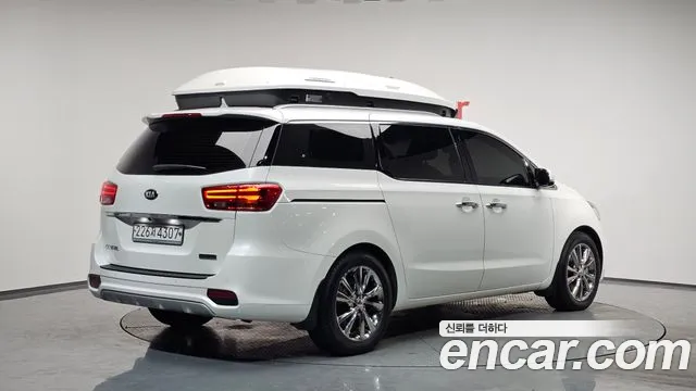 Kia Carnival 2020 thumb 3