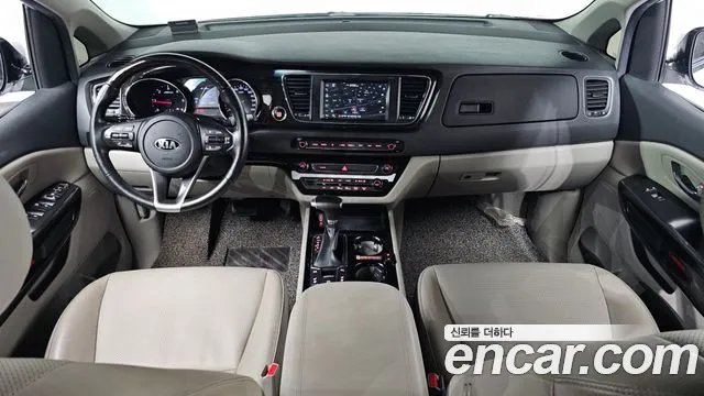 Kia Carnival 2020 thumb 8