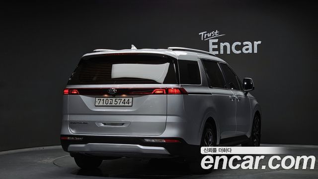 Kia Carnival 2021 thumb 2