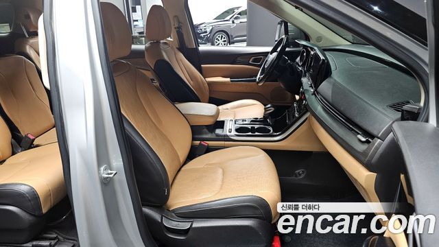 Kia Carnival 2021 thumb 10