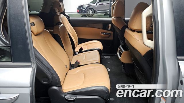 Kia Carnival 2021 thumb 11