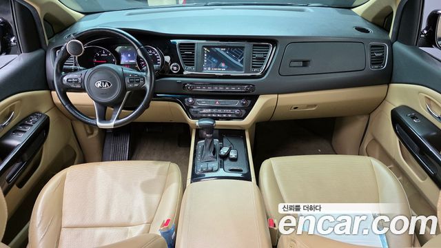 Kia Carnival 2017 thumb 7