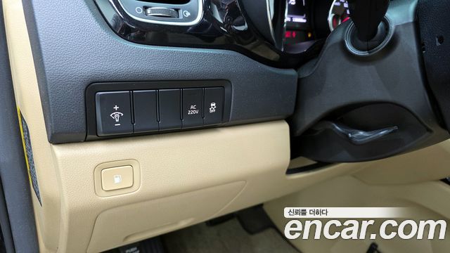 Kia Carnival 2017 thumb 12