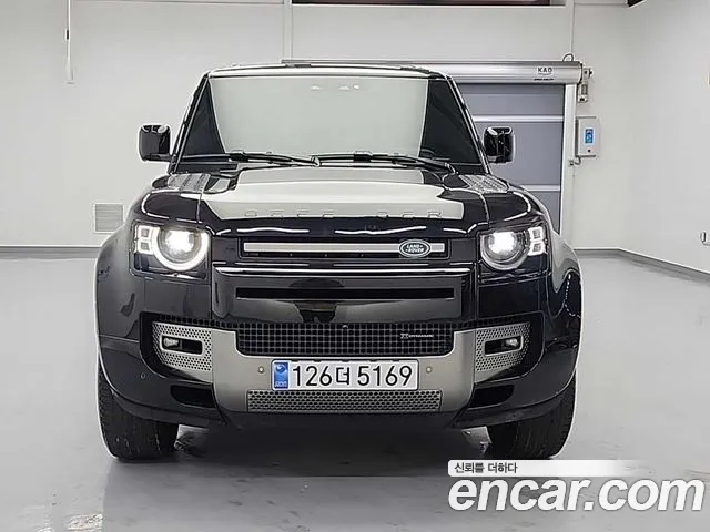 Land Rover Defender 2021 thumb 9