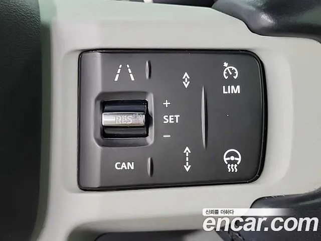 Land Rover Defender 2021 thumb 2