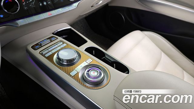 Genesis GV70 2021 thumb 9