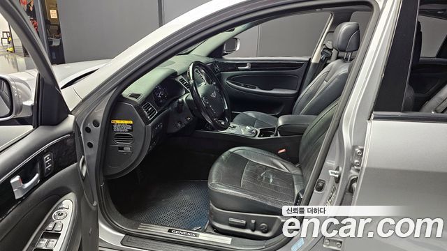 Hyundai Genesis 2013 thumb 10
