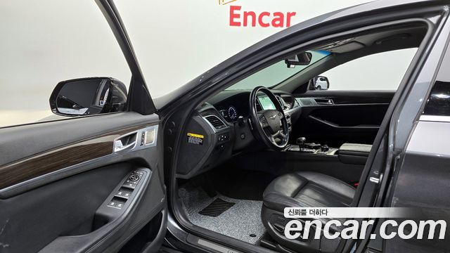 Genesis G80 2017 thumb 10