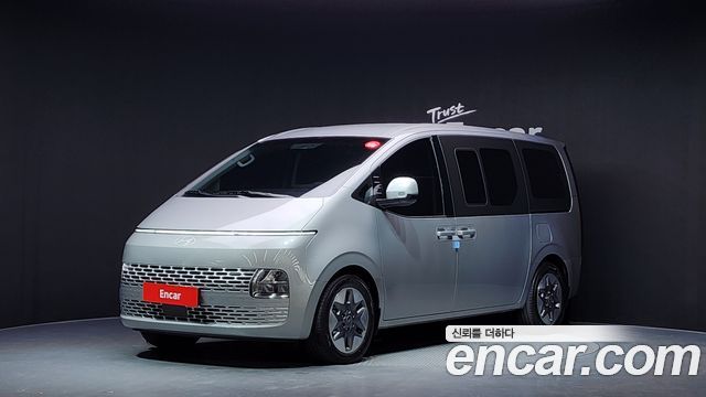 Hyundai Staria 2025 thumb 2