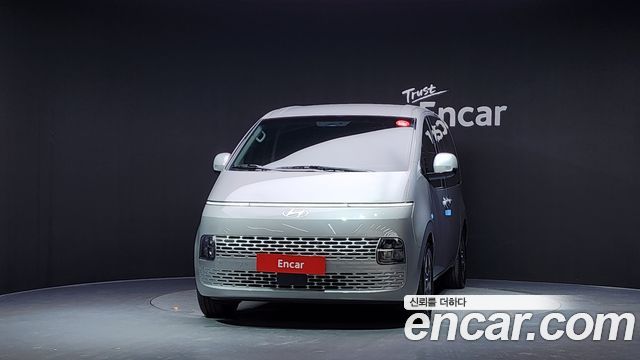 Hyundai Staria 2025 thumb 4
