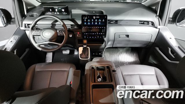 Hyundai Staria 2025 thumb 7